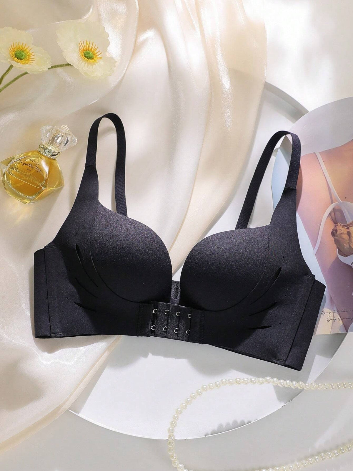 Soutien-gorge sans armature en couleur unie confortable et sans couture à fermeture avant pour femmes